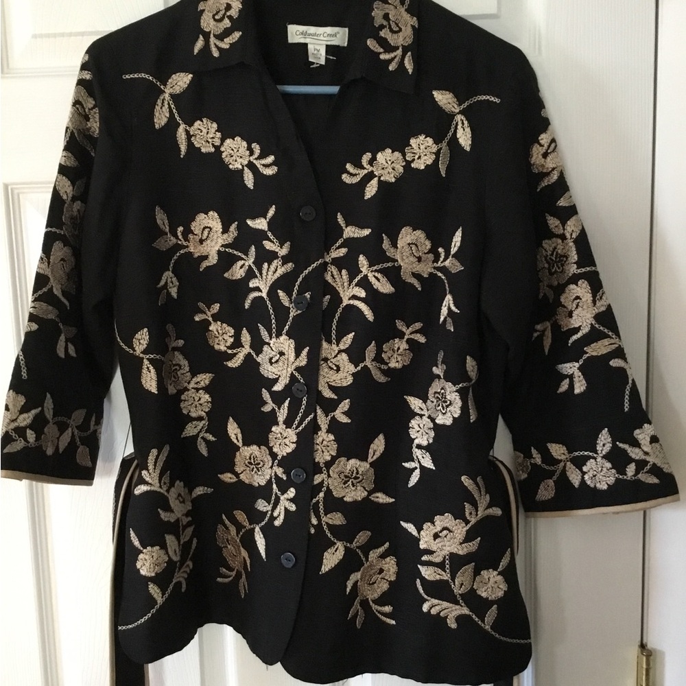 Cold water Creek Embroidered Jacket with buttons and belt